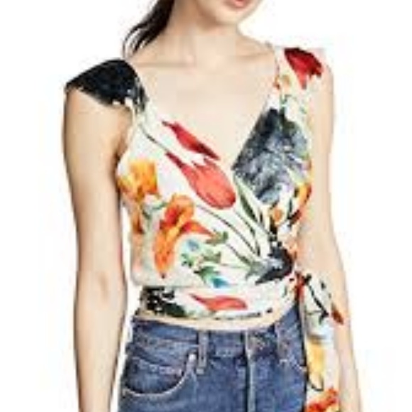 Alice + Olivia Tops - Alice + Olivia Nicole Crop Top